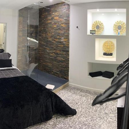 Modern Room With Indoor Shower Near The River - Quarto Moderno Com Duche Interior Proximo Da Ribeira Віла-Нова-де-Гая Екстер'єр фото