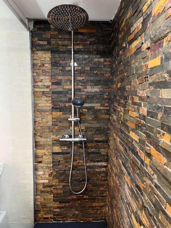 Modern Room With Indoor Shower Near The River - Quarto Moderno Com Duche Interior Proximo Da Ribeira Віла-Нова-де-Гая Екстер'єр фото